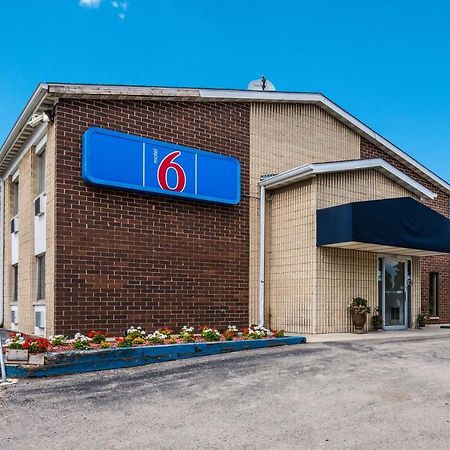 Motel 6-Madison, WI - East Exterior foto