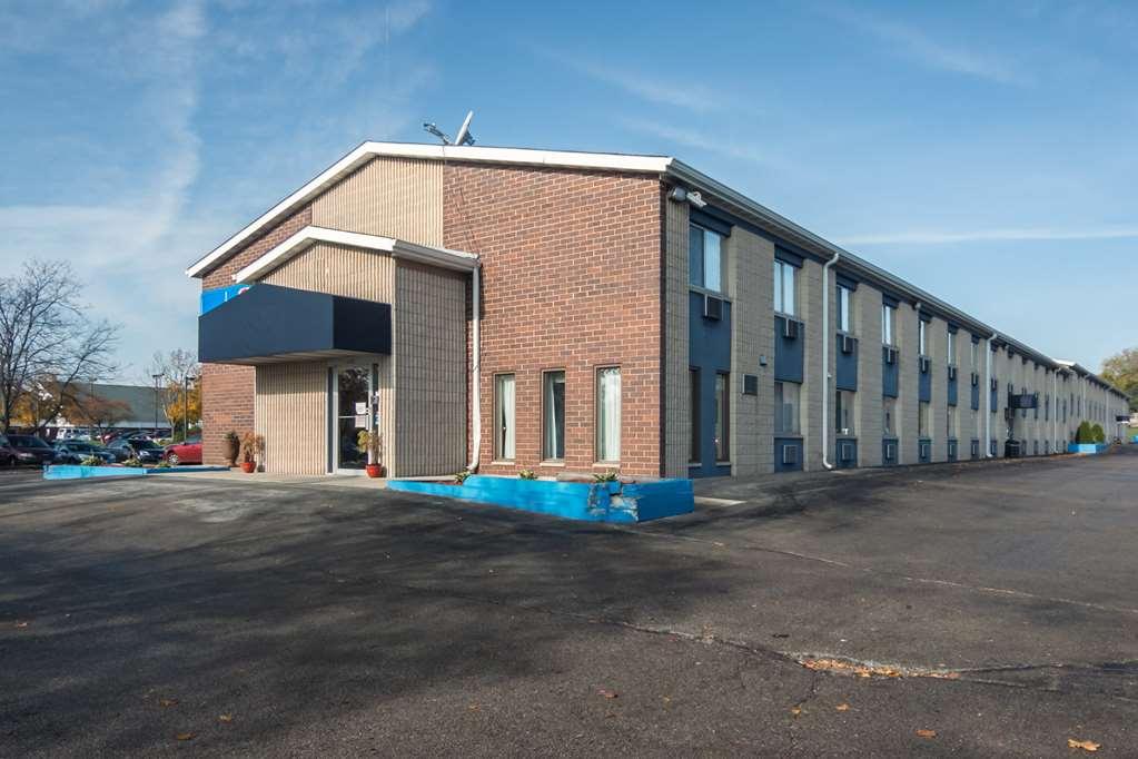 Motel 6-Madison, WI - East Exterior foto