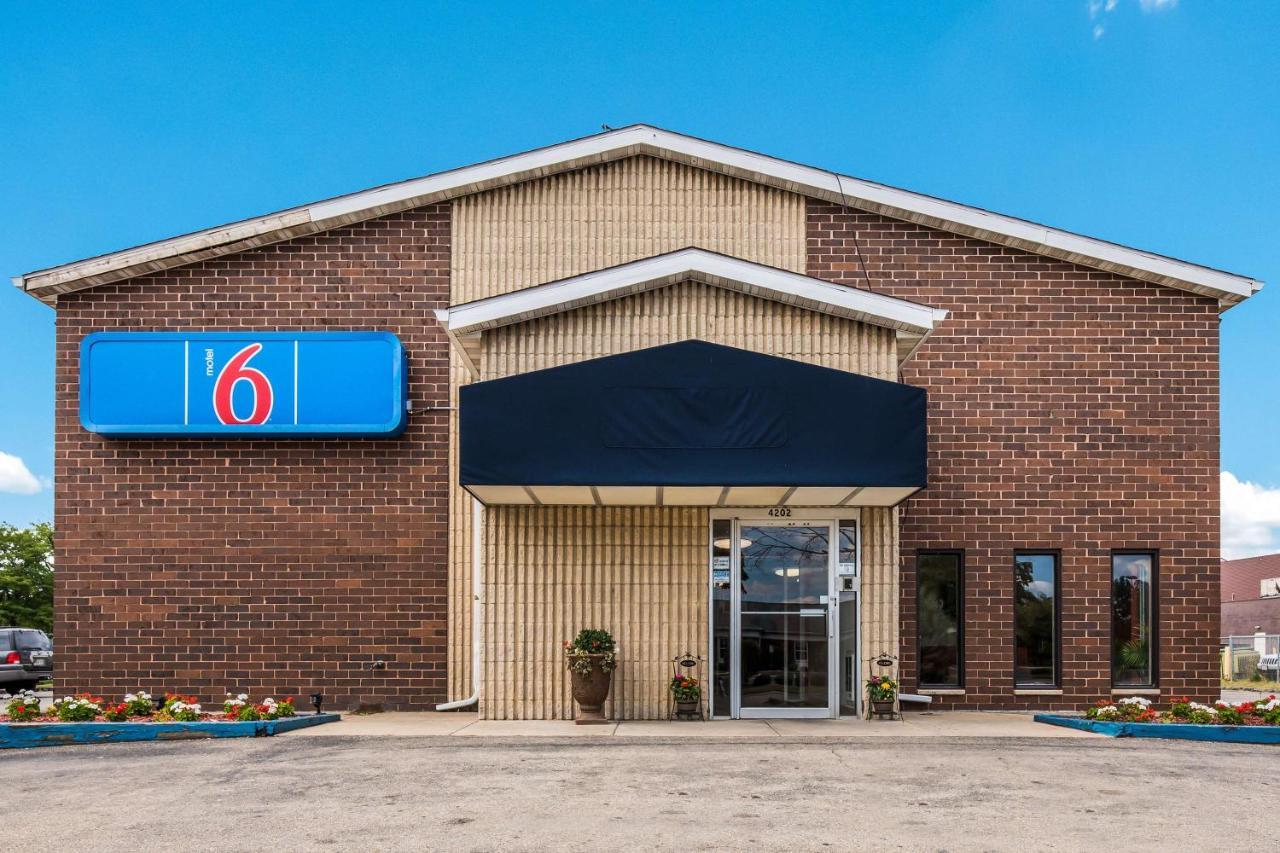 Motel 6-Madison, WI - East Exterior foto